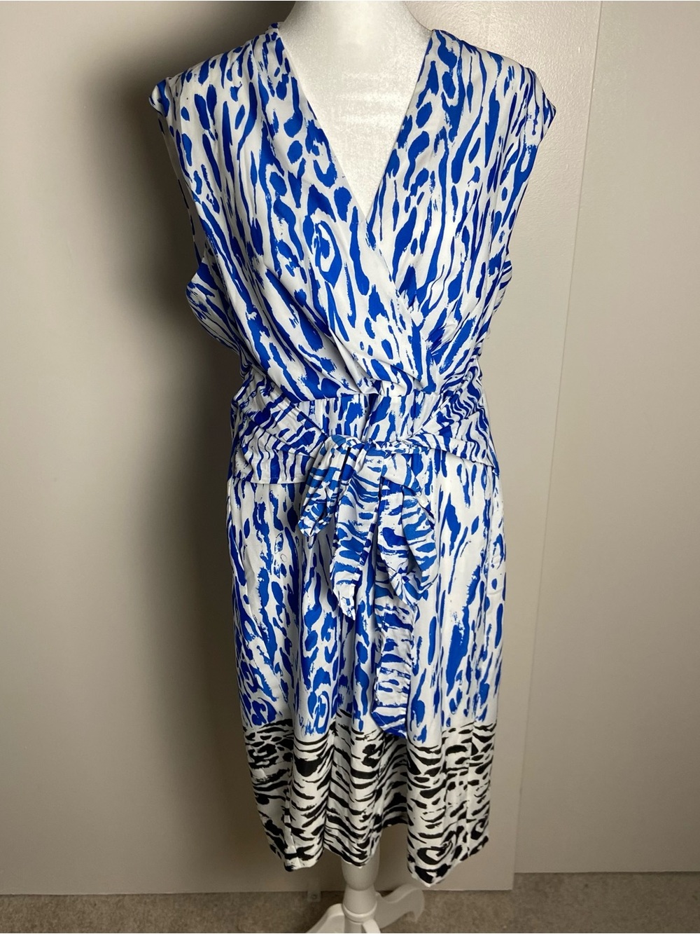 Ellen Tracy Blue and White Midi Dress with Animal Print